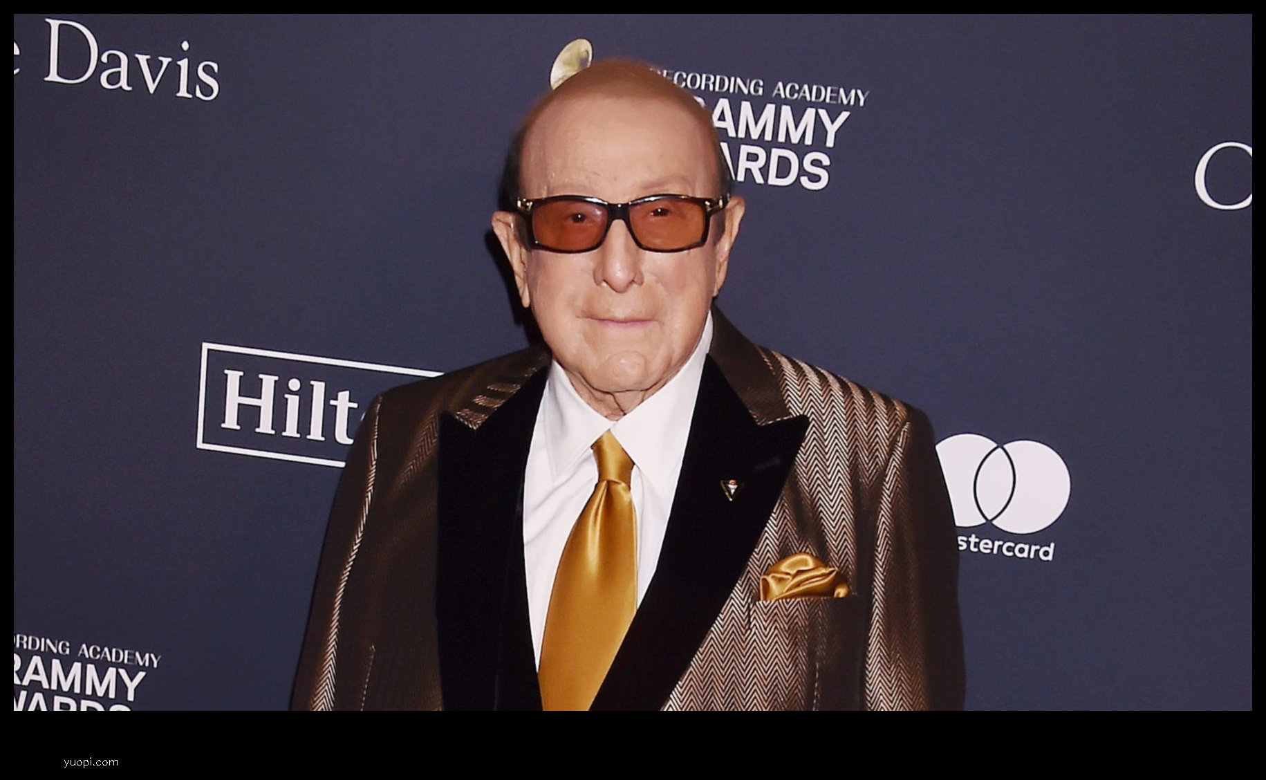 clive davis net worth