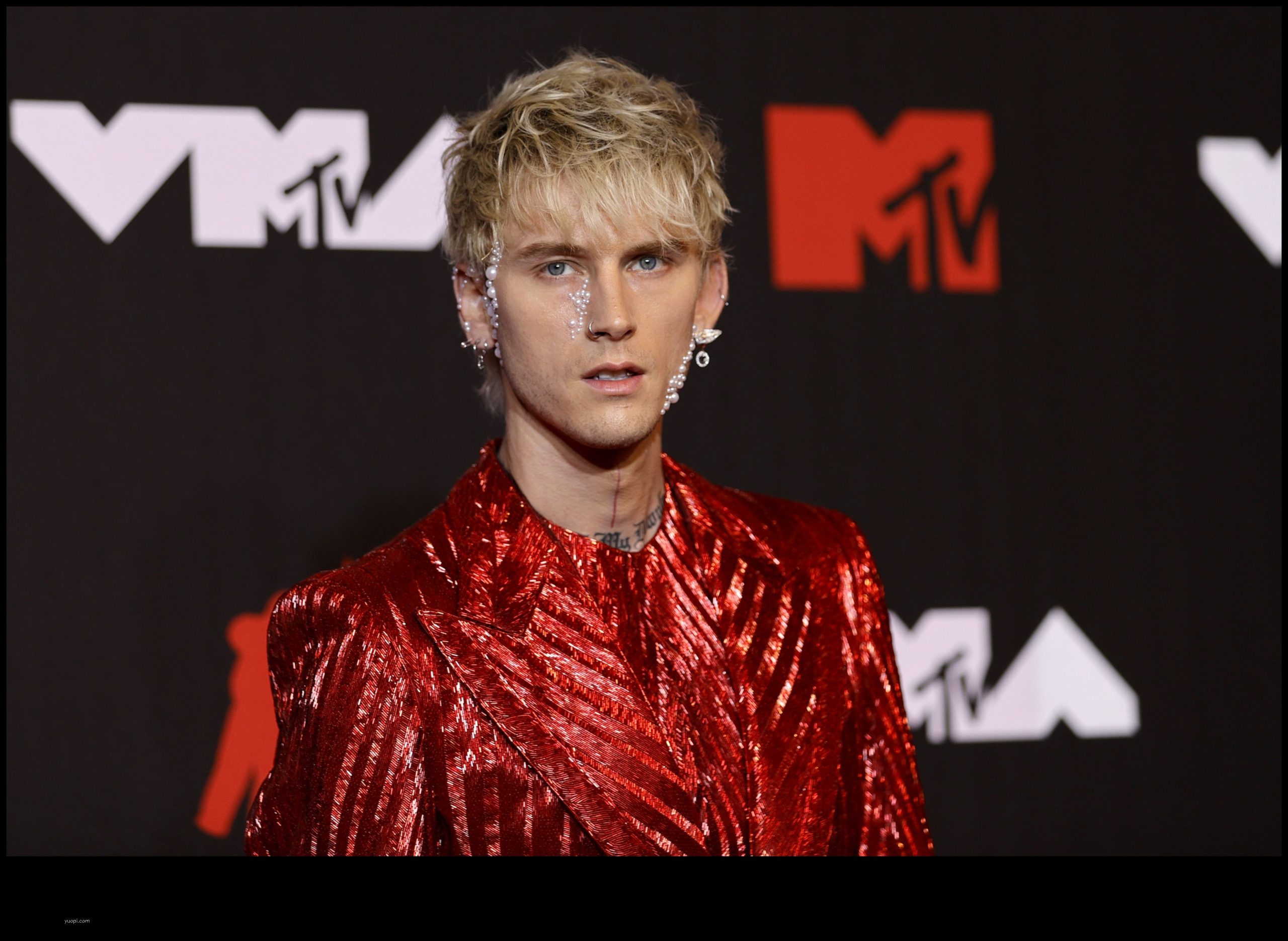 machine gun kelly net worth